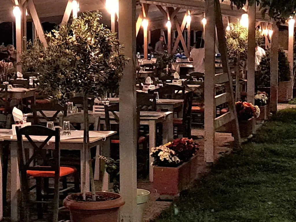 Gialos Seafood Taverna Restaurant in Alexandroupoli