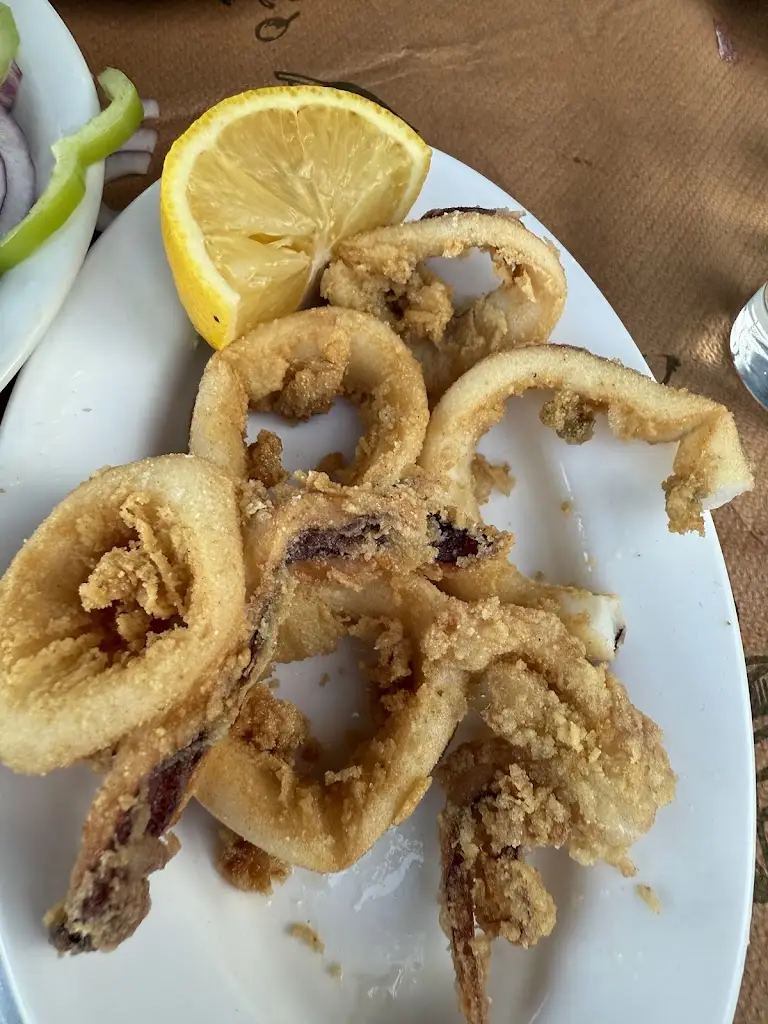 Anıl D_To Apomero_Chios_review