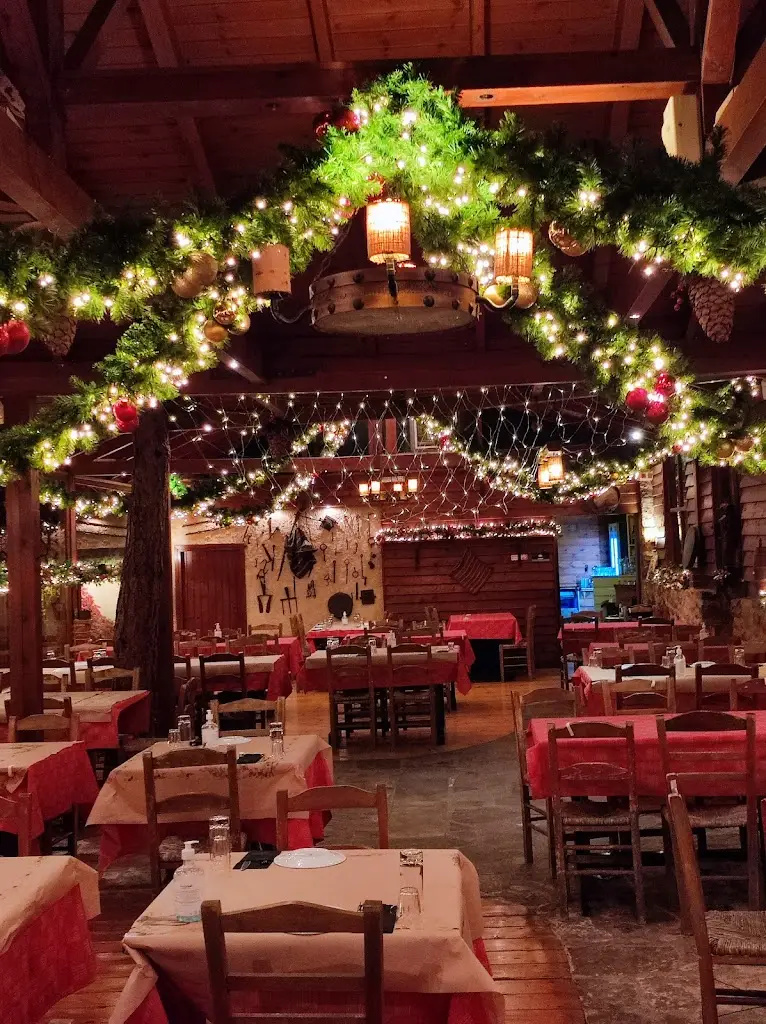 To Apomero Restaurant in Chios