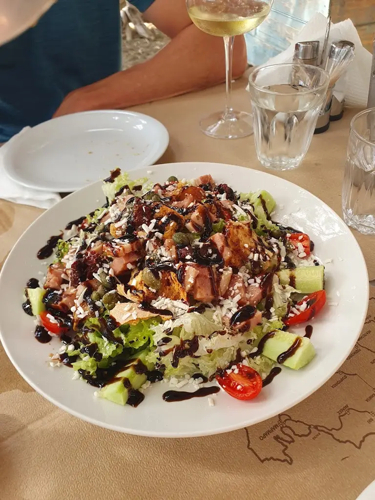 Violeta Profirova_Restaurant Cafe Agia Markella_Chios_Bewertung