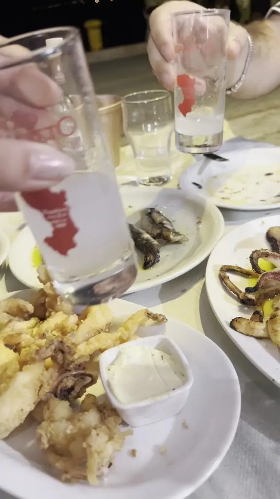 Dilan_To Tsikoudo_Chios_Bewertung