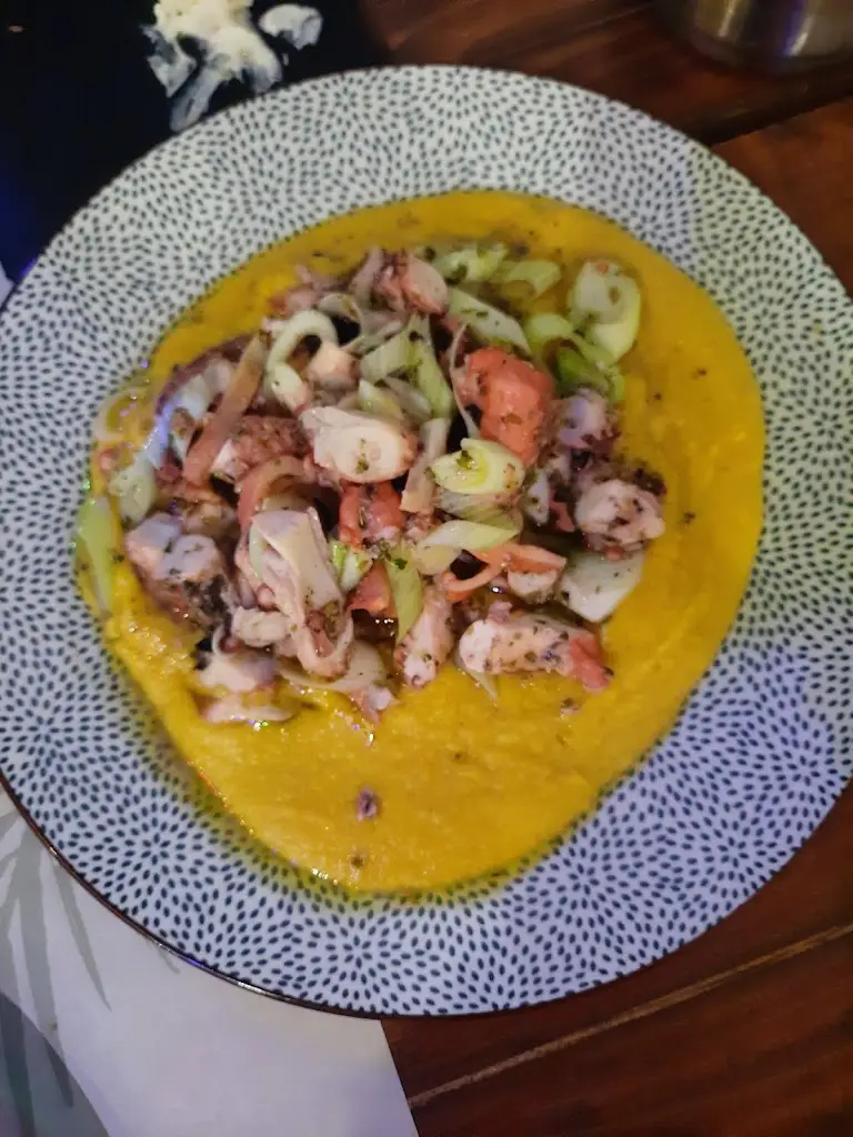 Se Zengin_To Kountouroudi_Chios_review