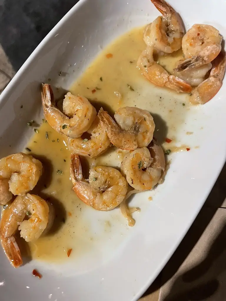 Melis Yaliniz_Kafenes_Chios_review