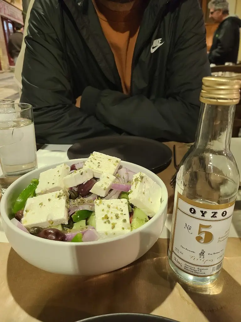 Melike A.Y._Kafenes_Chios_review