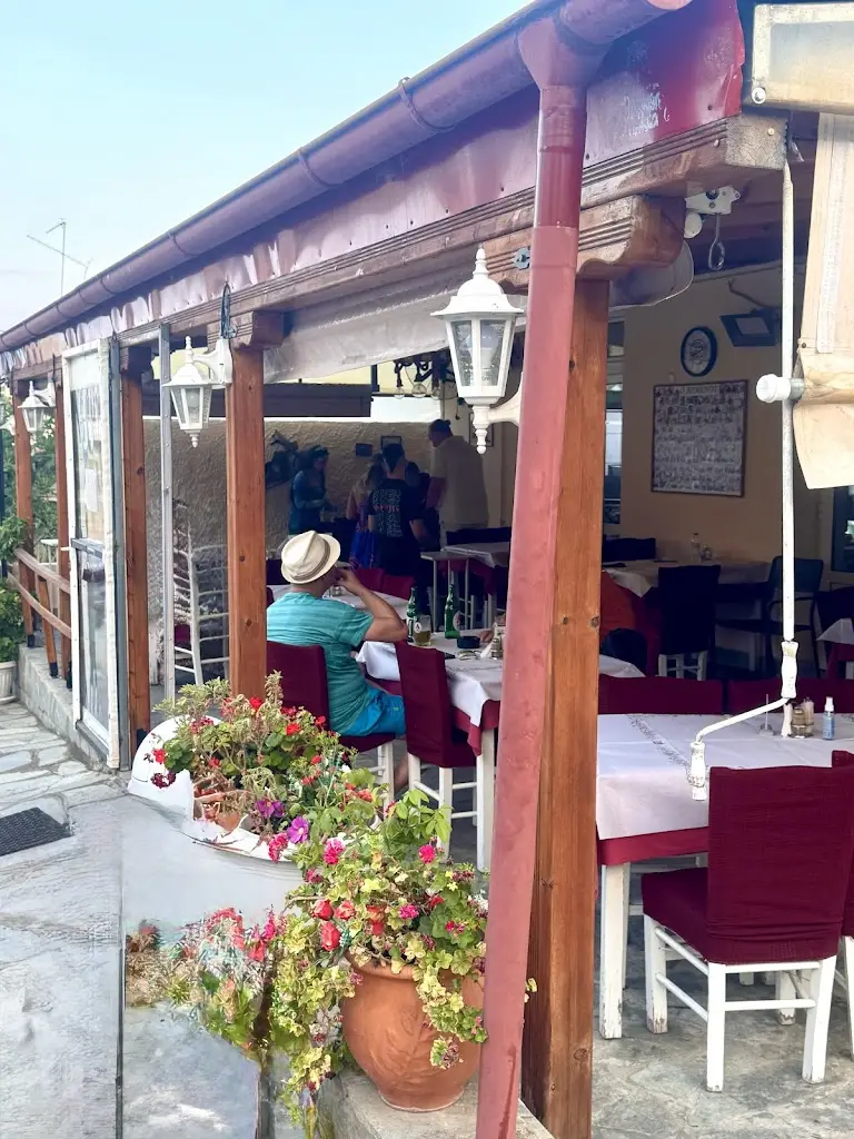 O ARMENOS_Eleftherés_slider_image_1