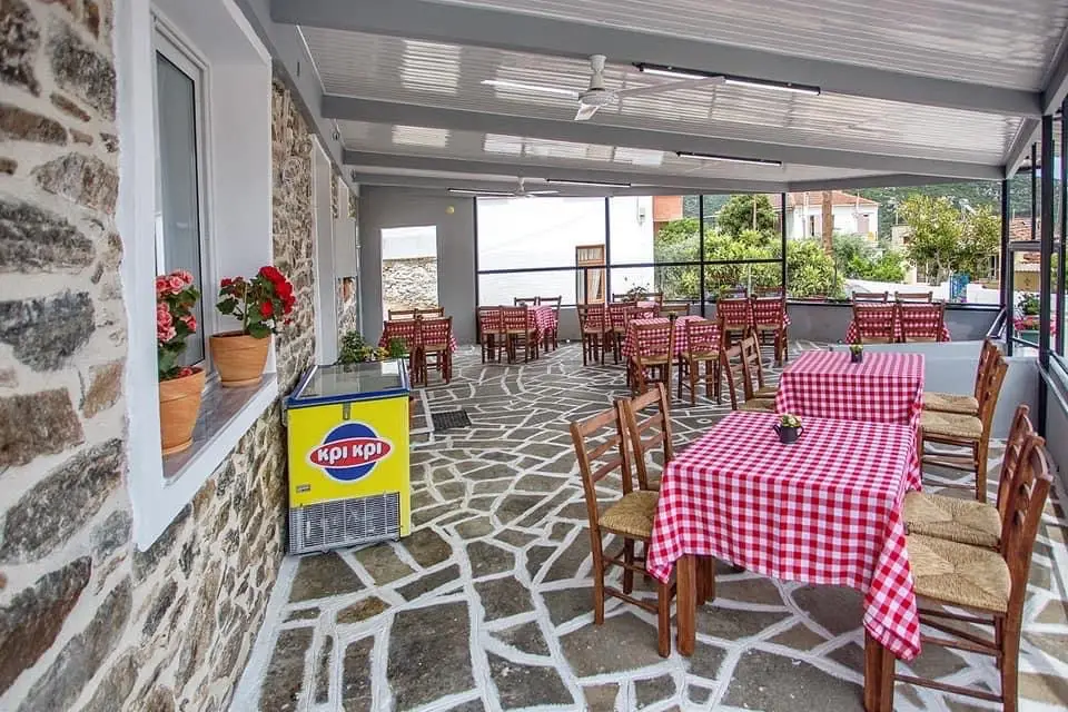 The angle of Rena_Eleftherés_slider_image_3