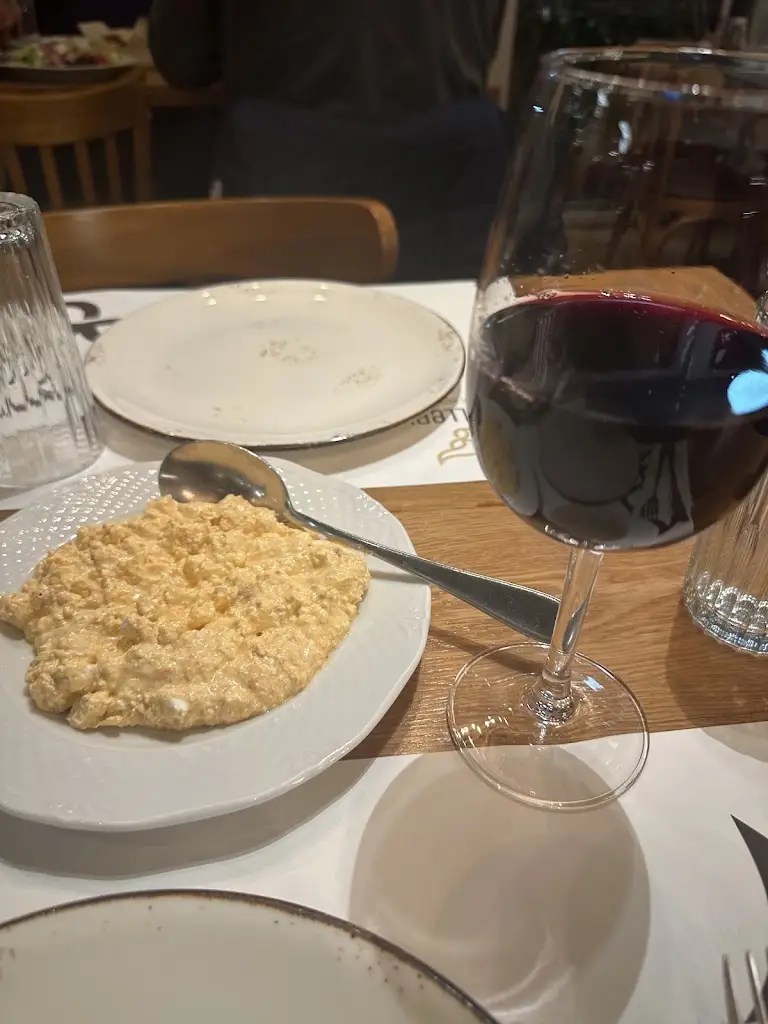 RZRV Travel_HONEY & OIL_Glyfáda_review