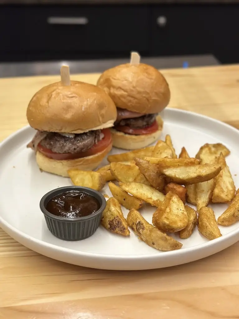 Menü_AVENUE kitchen bar_Eleftherés_Bild_4