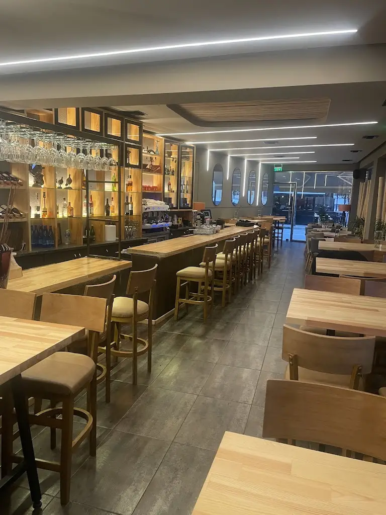 AVENUE kitchen bar_Eleftherés_slider_image_1