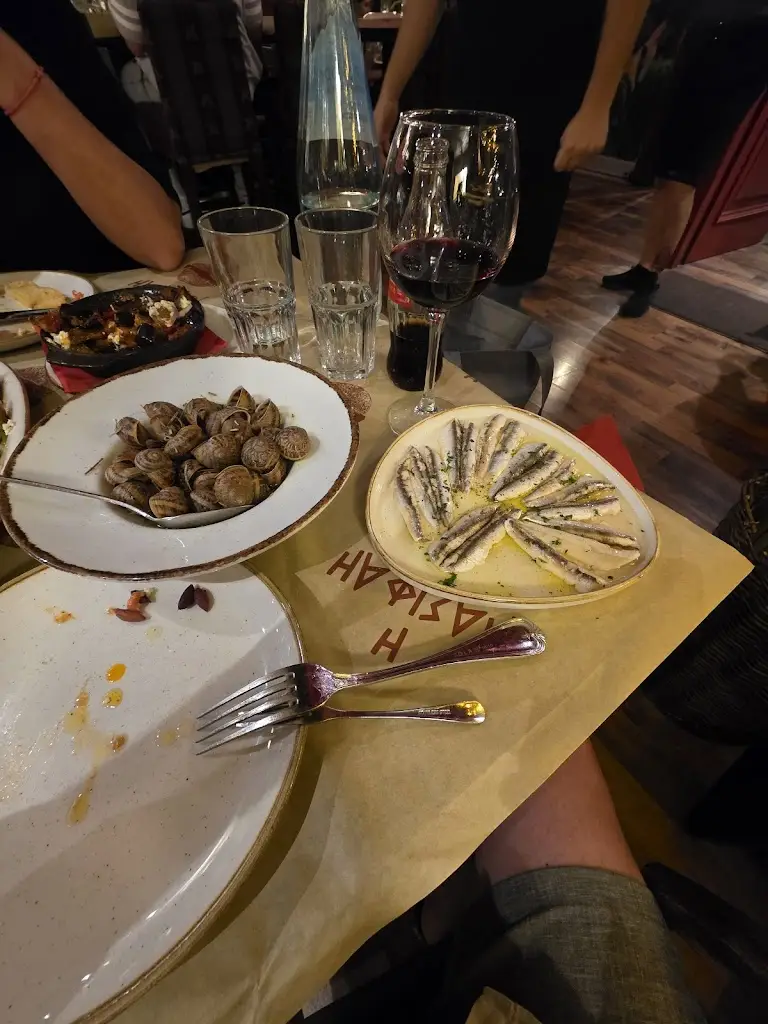 Igor Konstantinovic_PASIPHAE_Glyfáda_Bewertung