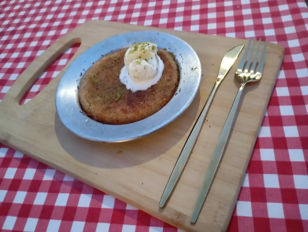 Thanasis Mani_Γυρο-κομείο Ντονέρ Κεμπάπ_Didymóteicho_Bewertung