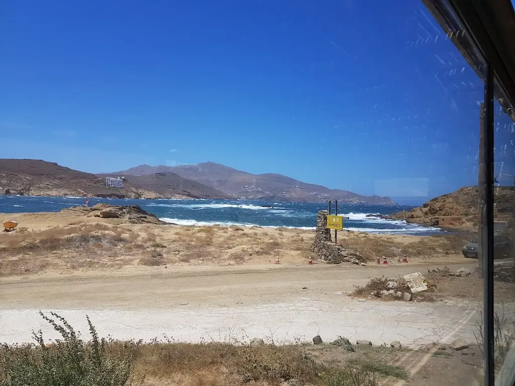 Wadzi Makanya_Farma Mykonos_Fteliá_Bewertung