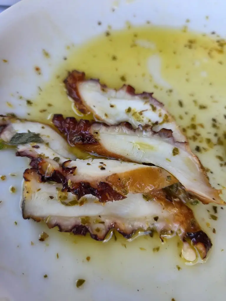 Julian Mora_Barbounaki Glyfada_Glyfáda_Bewertung