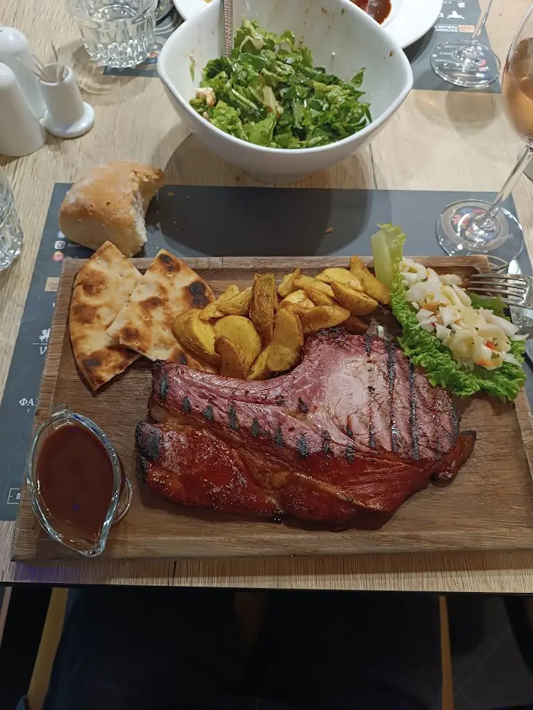 Apostolos Arabatzis_Retro Restaurant_Chrysoúpolis_avis