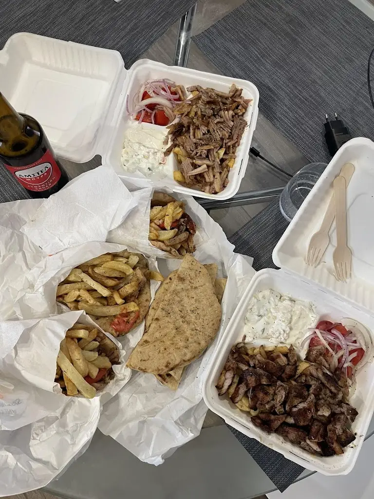 Dusan Vlcek_Καντίνα Ο Δημήτρης_Chrysoúpolis_Bewertung