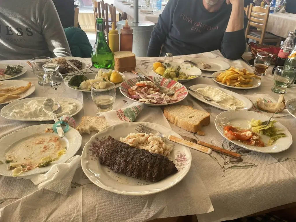 Papadakis Tavern_Chrysoúpolis_slider_image_1