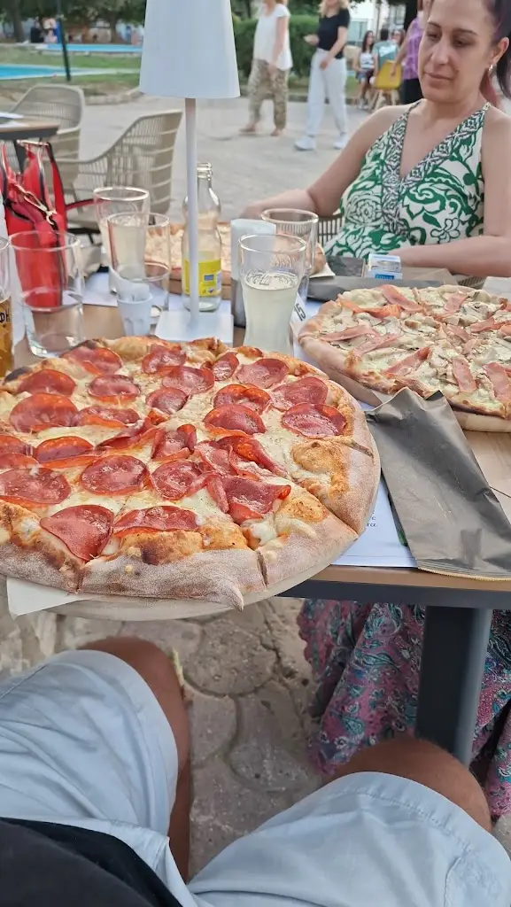 Menü_Pizzadwra_Chrysoúpolis_Bild_7