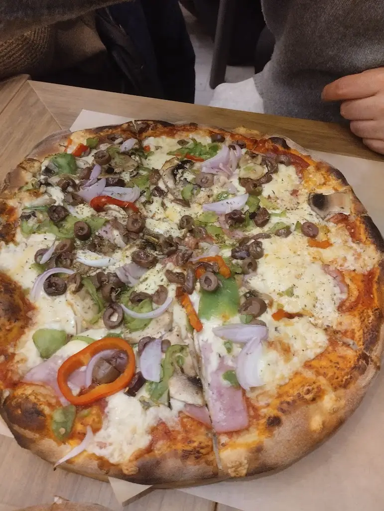 Menü_Pizzadwra_Chrysoúpolis_Bild_8