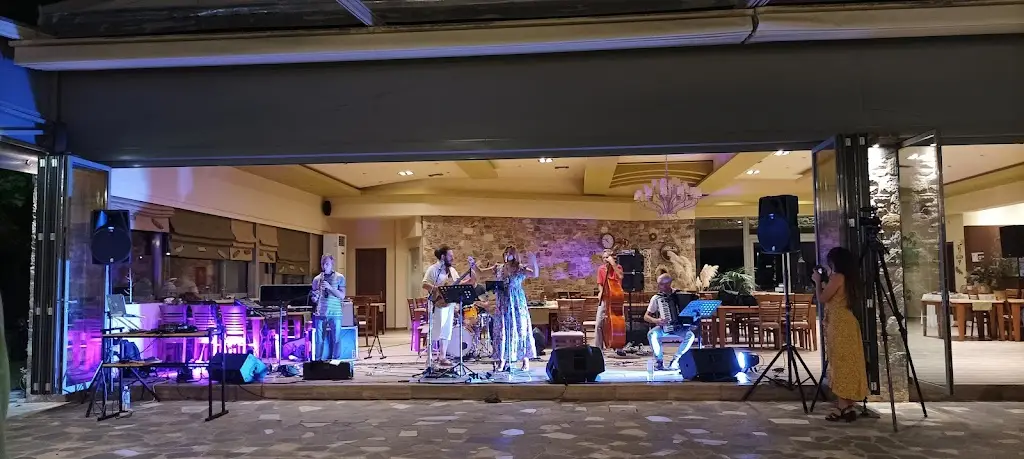 Parousía Restaurant in Chrysoúpolis