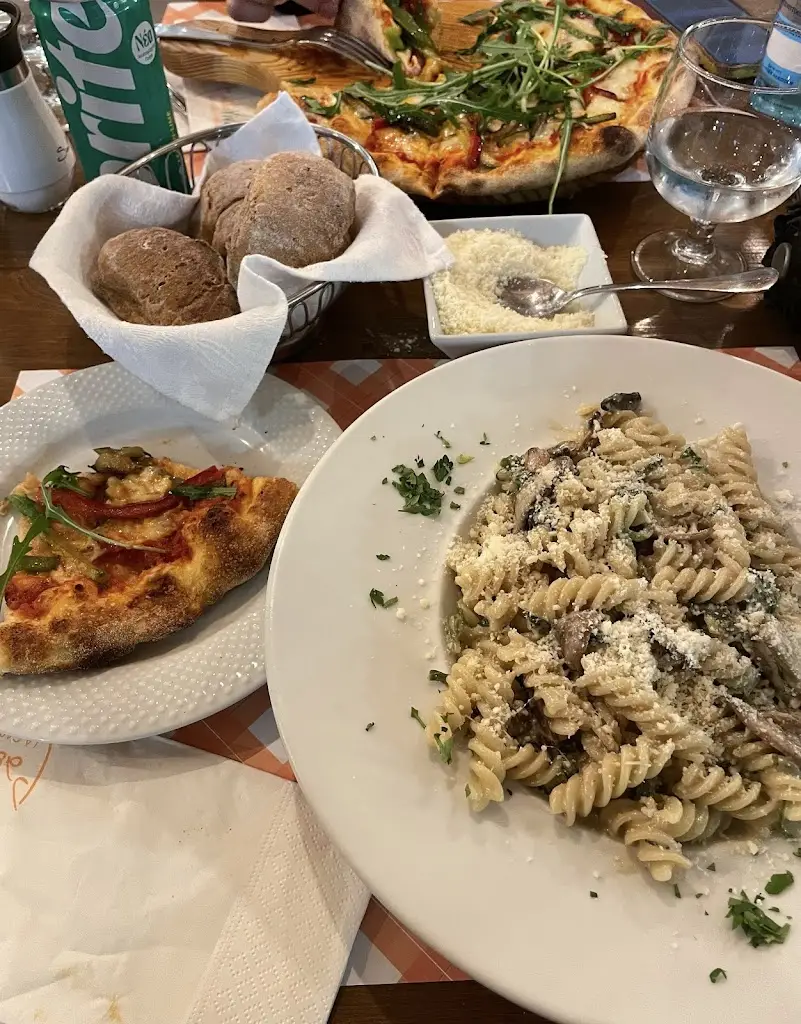 Ahmed Hassan_Pasta Viva_Glyfáda_review