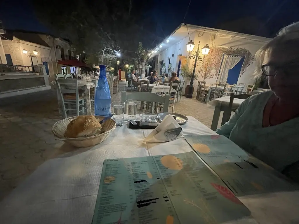 Lars og Lene (Greek Island hopping)_Ξενύχτης Πλάτανος_Fournoi Korseon_review