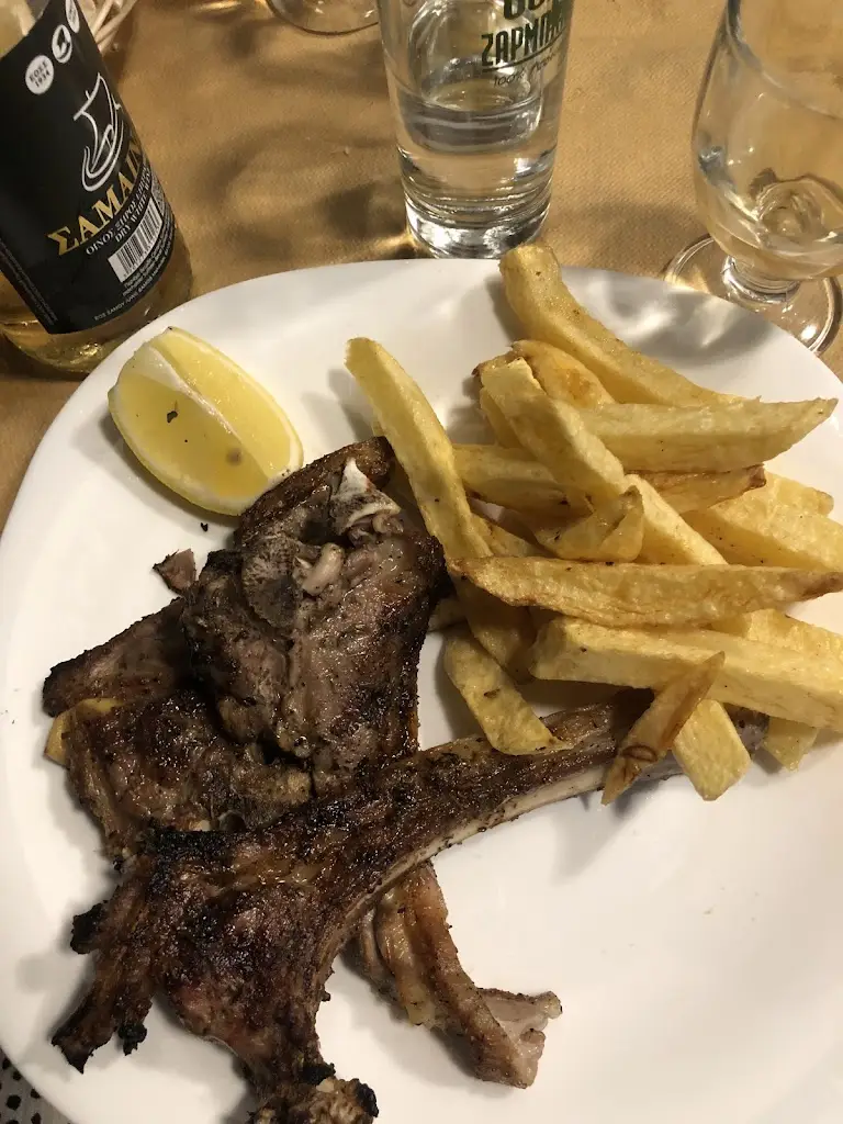 Tessa Kolosvari_Ξενύχτης Πλάτανος_Fournoi Korseon_review