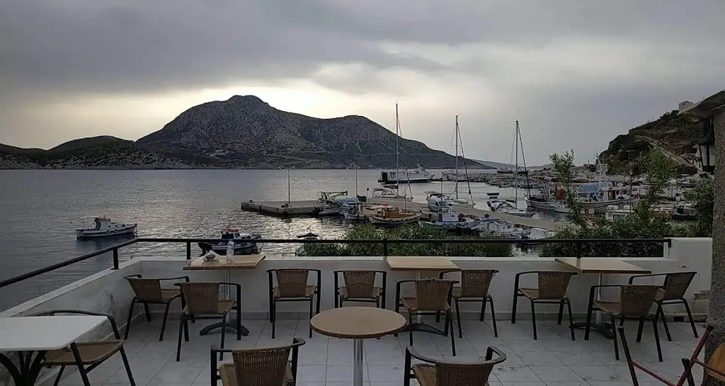 Φουρό-Ακρογιάλι (Fouro) Restaurant in Fournoi Korseon