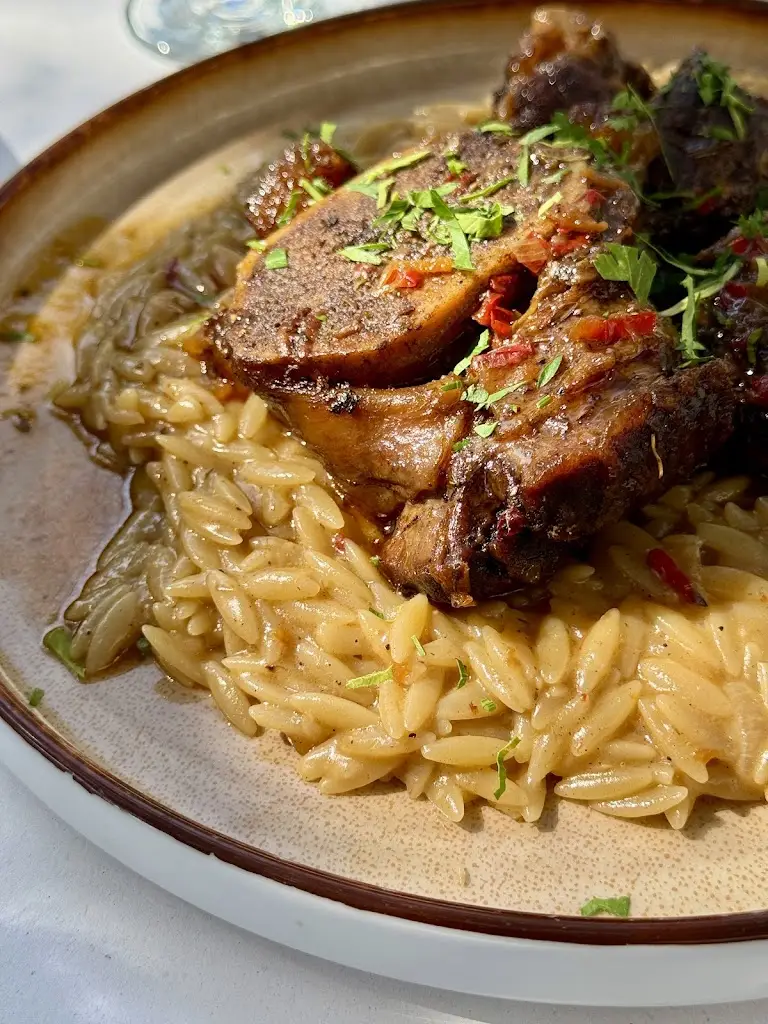 Ádám Erdész_Sto Kampi_Ikaria_review