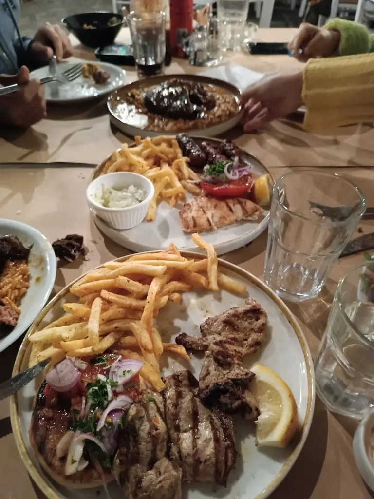 Zoe Fragou_Sto Kampi_Ikaria_review