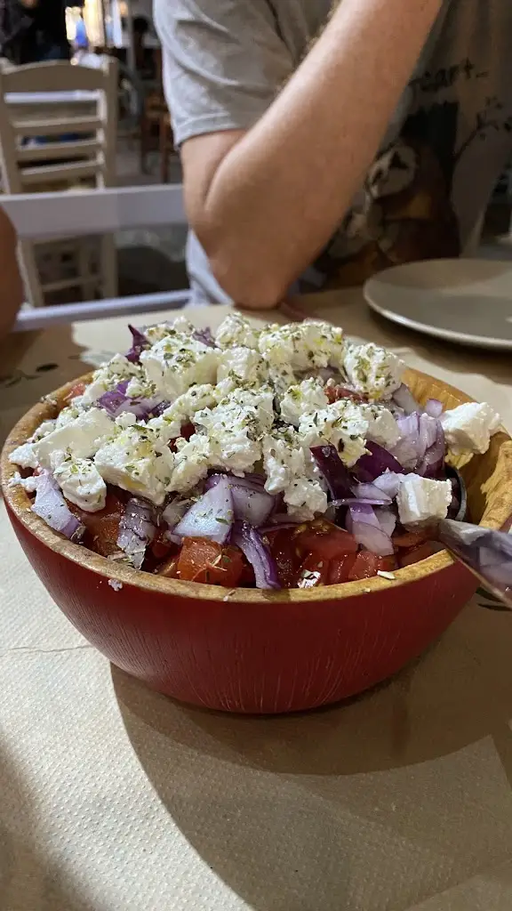 Olga Zolliker_ma'mu ikaria_Ikaria_reseña