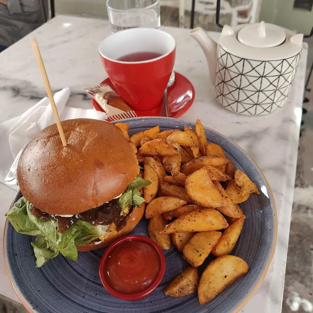 Mitchel_Abariza Bistro_Ikaria_Bewertung