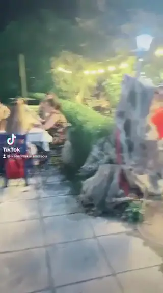 Synantisi - GiannelosTavern_Kamariótissa_slider_image_2