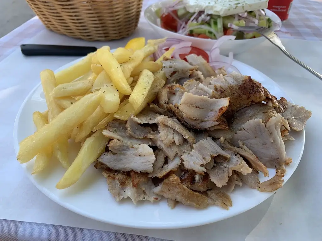 Ψητοπωλείο στα κάρβουνα Restaurant in Kamariótissa