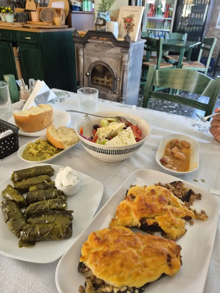 Angelina_Καφέ-Μεζεδοπωλείο 