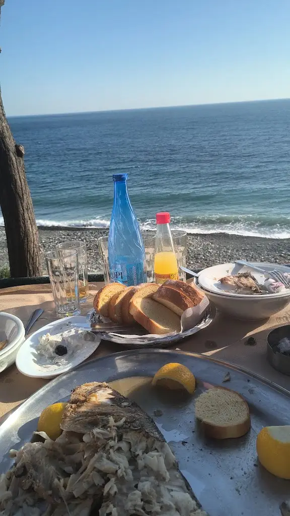 Akrogiali Taverna_Kamariótissa_slider_image_2