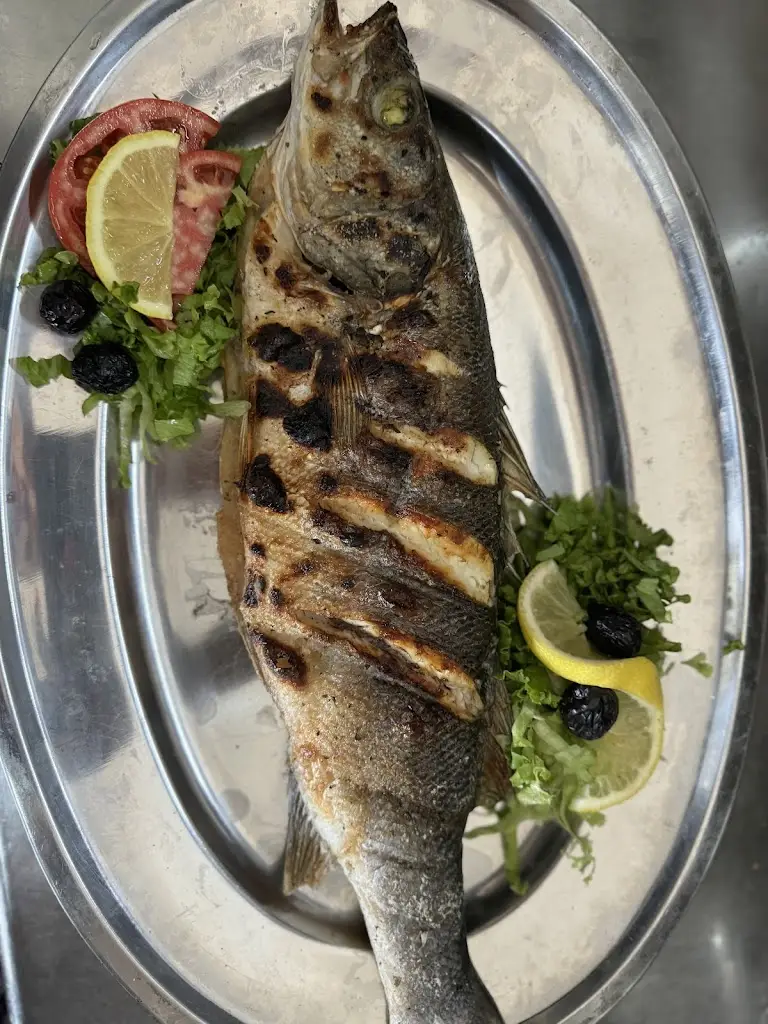 Menü_Ψαροταβέρνα ΛΙΜΑΝΑΚΙ_Kamariótissa_Bild_3