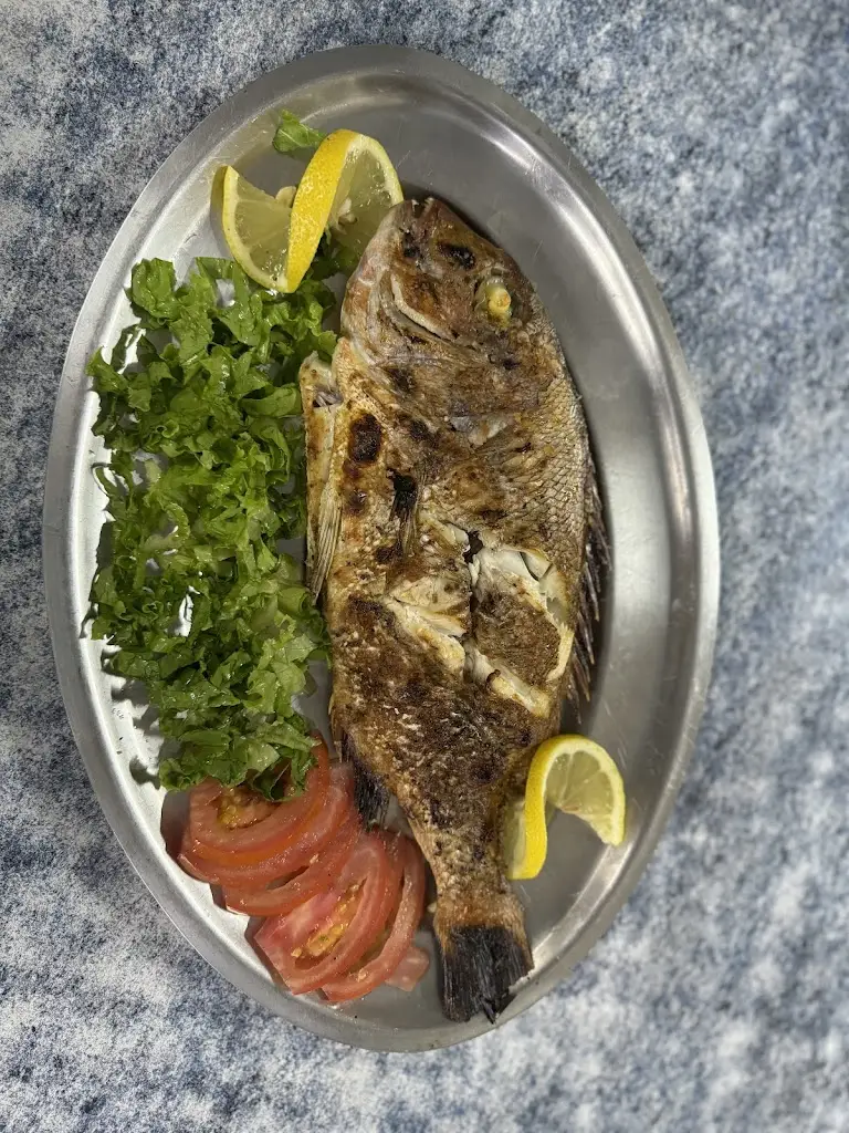 Menü_Ψαροταβέρνα ΛΙΜΑΝΑΚΙ_Kamariótissa_Bild_5