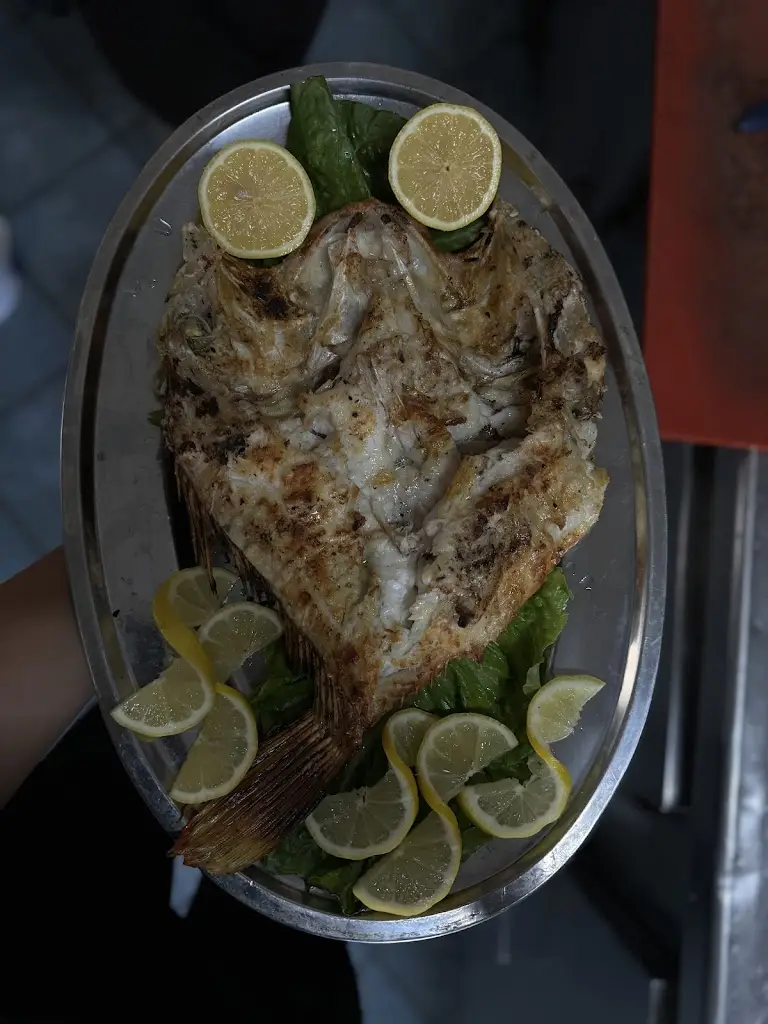 Menü_Ψαροταβέρνα ΛΙΜΑΝΑΚΙ_Kamariótissa_Bild_6