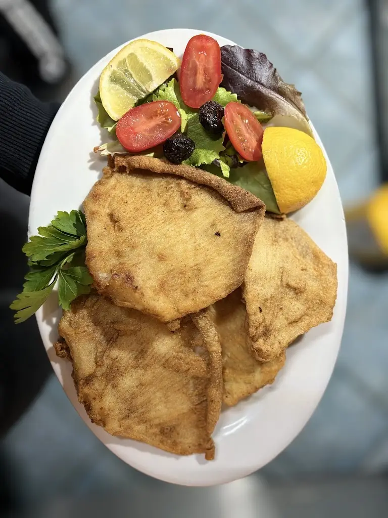 Ψαροταβέρνα ΛΙΜΑΝΑΚΙ Restaurant in Kamariótissa