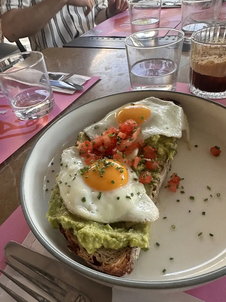 Raffi Hasserjian_Oh Mama_Glyfáda_review