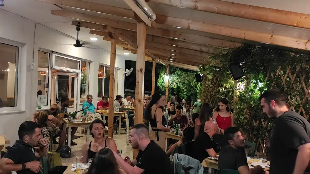 Στα Καλά Καθούμενα_Kamariótissa_slider_image_2