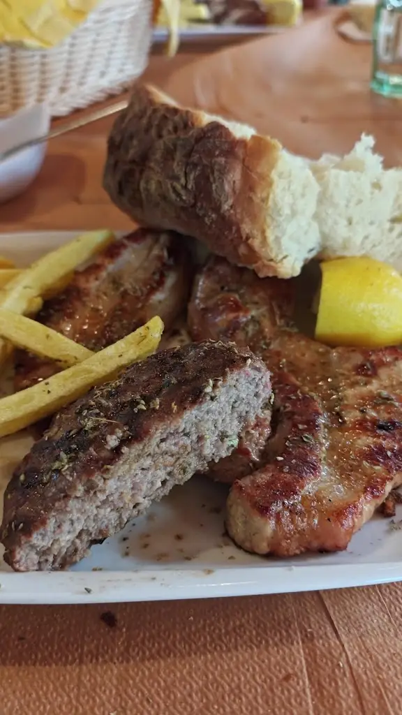 Konstantinos Tziallas_Piges Vellas Restaurant Ioannina_Kalampáki_Bewertung