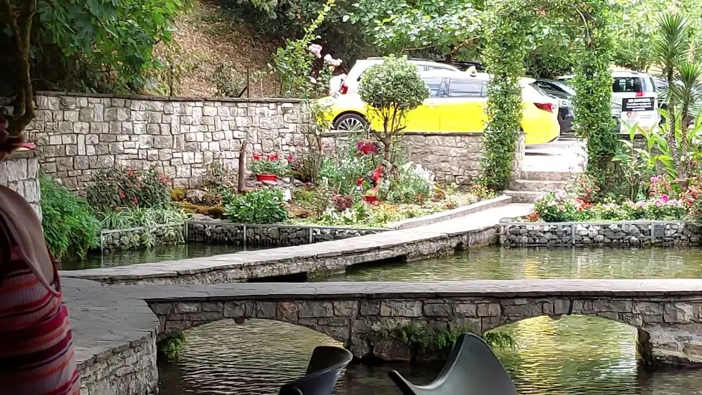 Piges Vellas Restaurant Ioannina_Kalampáki_slider_image_2