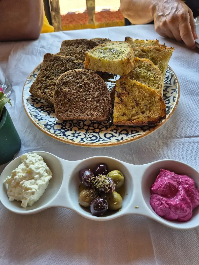 Giovanna_Elias Garden_Kalampáki_review