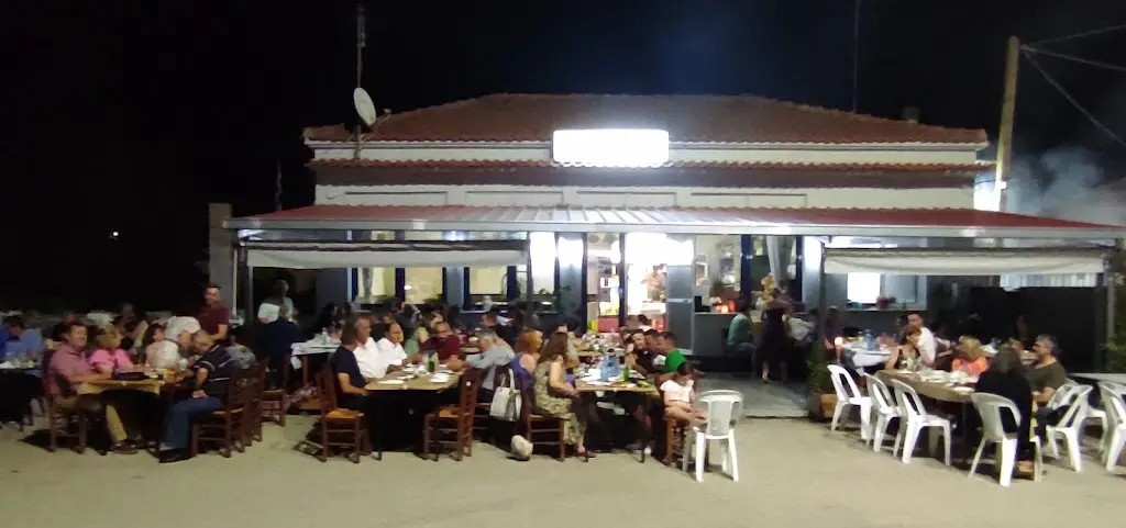 Tasoula Dragozis_I plateia_Kastaniés_Bewertung