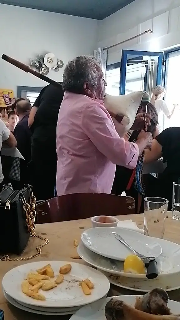 I plateia_Kastaniés_slider_image_2