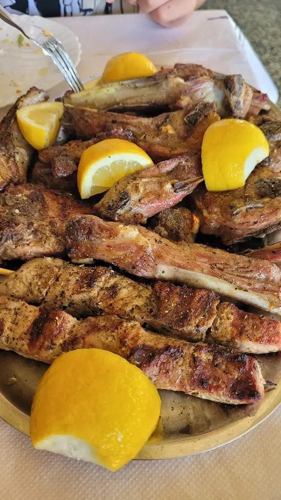 Ο ΧΑΤΖΗΣ_Kastaniés_slider_image_3