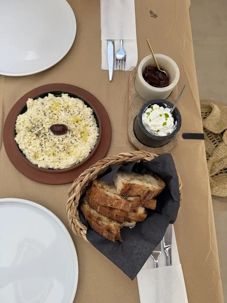 Toni Hristov_Taverna Kalani Residence_Keramotí_Bewertung