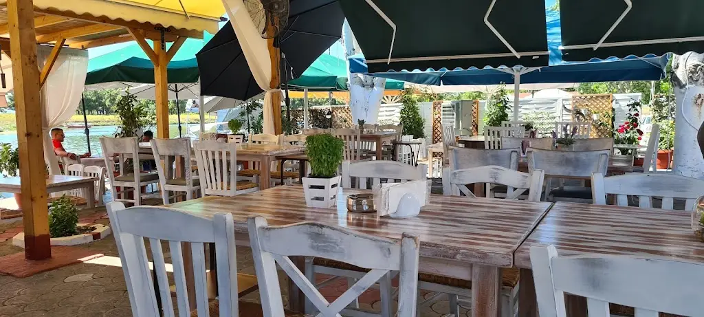 Thalassino Restaurant in Keramotí