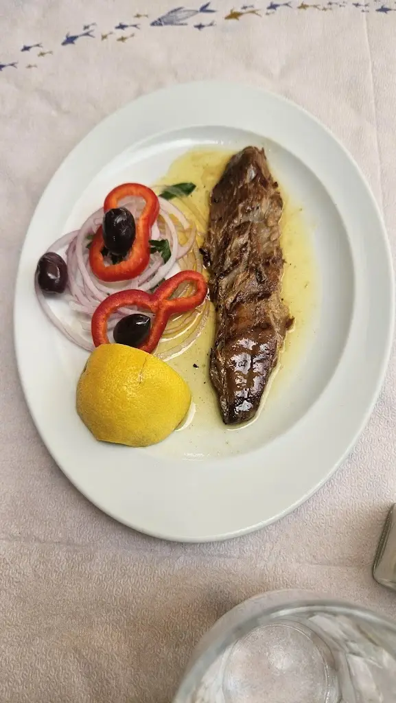 Anca-Gabriela Gherghișan_Στο Κύμα - Sto Kima_Keramotí_reseña